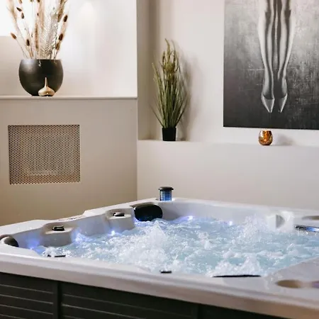 Maas En Waal Wellness & 4* Dreumel