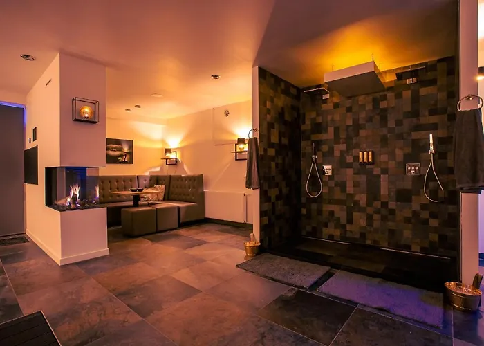 Maas En Waal Wellness & 4*