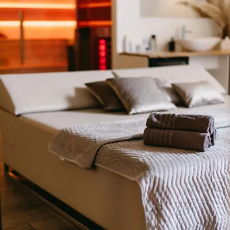 Bed and Breakfast Maas En Waal Wellness & 4*