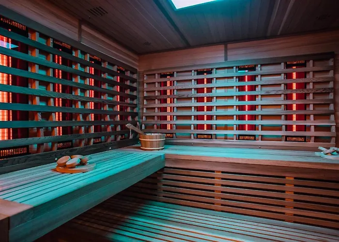 Maas En Waal Wellness & 4* Dreumel